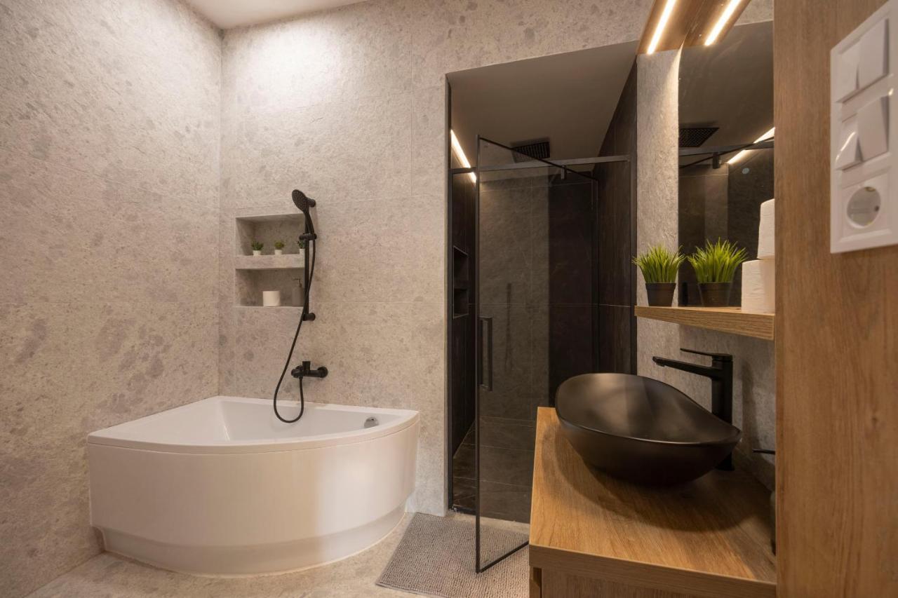 Apartament Luxurious & Spacious With Balcony *