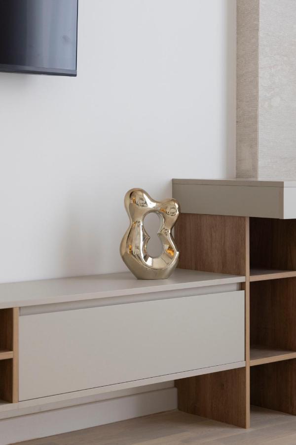 Luxurious & Spacious With Balcony Apartament *