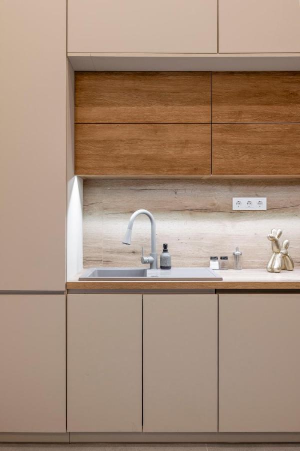 Luxurious & Spacious With Balcony Apartament *